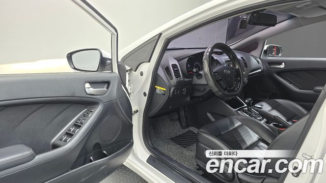 Kia K3 2018 — photo 13