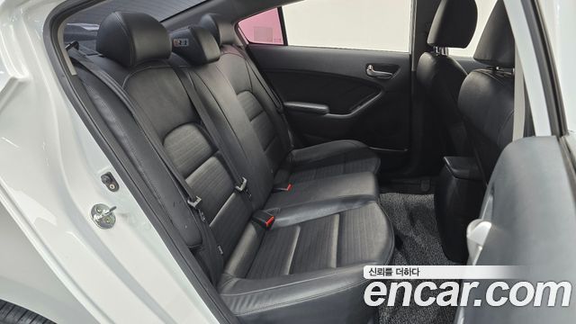 Kia K3 2018 — photo 17