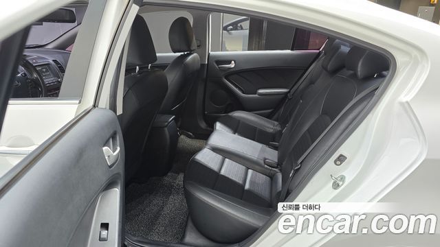 Kia K3 2018 — photo 18