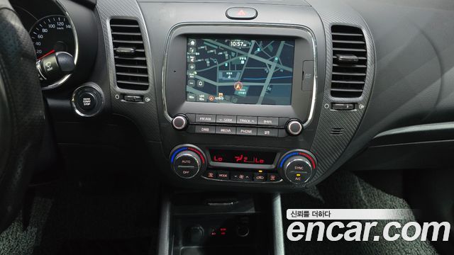 Kia K3 2018 — photo 22
