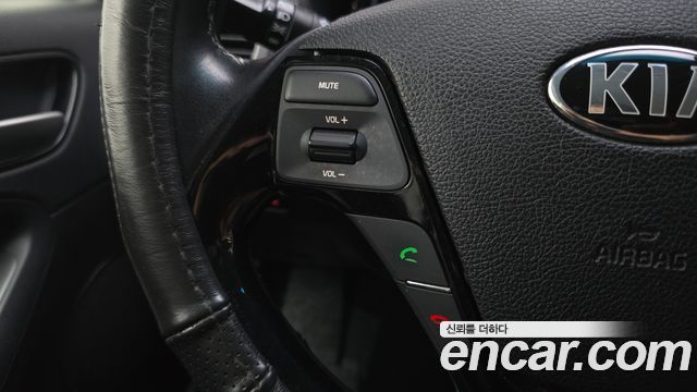 Kia K3 2018 — photo 25