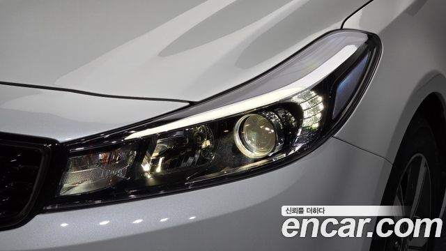 Kia K3 2018 — photo 8