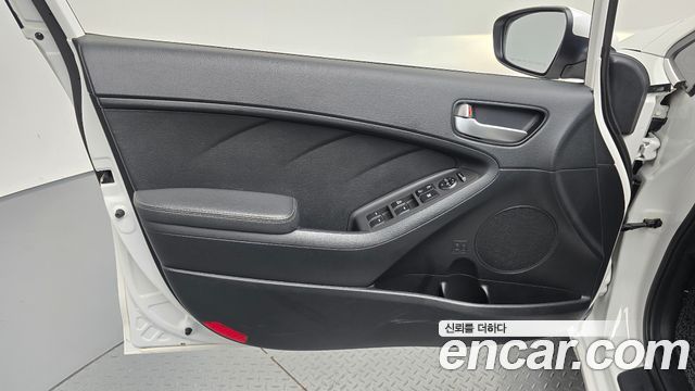 Kia K3 2018 — photo 14