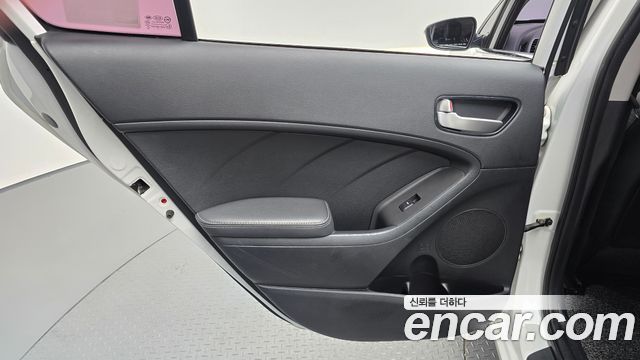 Kia K3 2018 — photo 15
