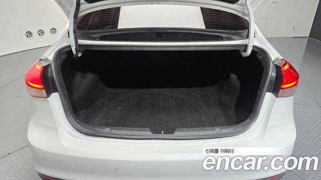 Kia K3 2018 — photo 32