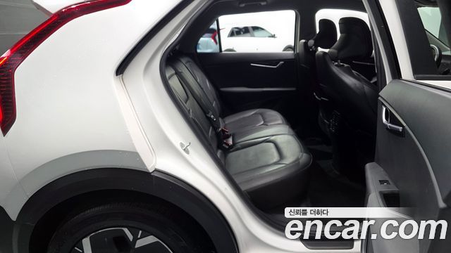 Kia Niro 2023 — photo 17