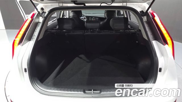 Kia Niro 2023 — photo 23