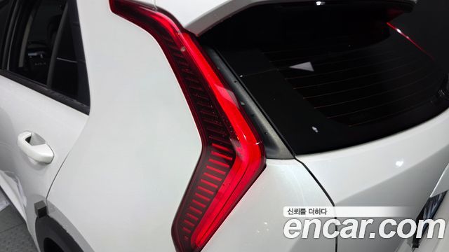Kia Niro 2023 — photo 9