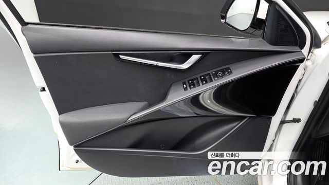 Kia Niro 2023 — photo 14