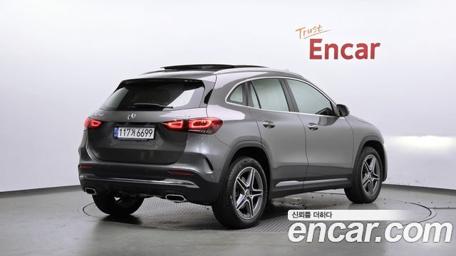 Mercedes-Benz GLA-Class 2023 — photo 2