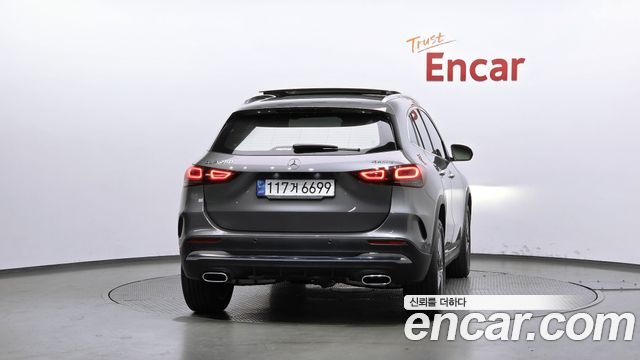Mercedes-Benz GLA-Class 2023 — photo 4