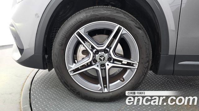 Mercedes-Benz GLA-Class 2023 — photo 5