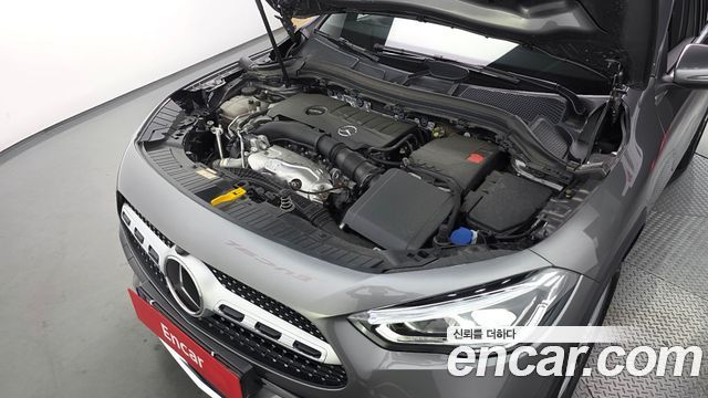 Mercedes-Benz GLA-Class 2023 — photo 6