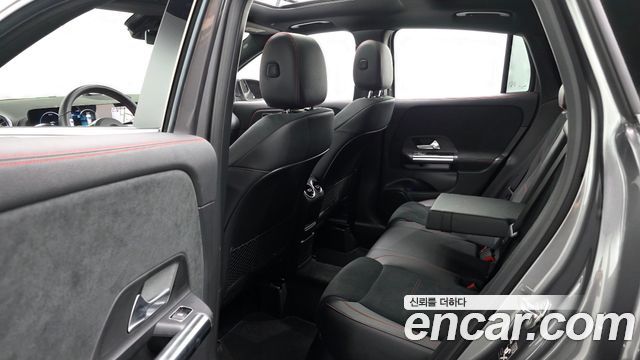 Mercedes-Benz GLA-Class 2023 — photo 17