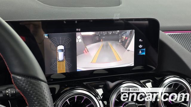 Mercedes-Benz GLA-Class 2023 — photo 20