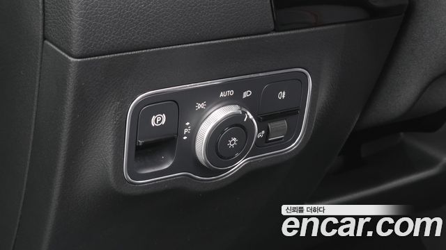 Mercedes-Benz GLA-Class 2023 — photo 21