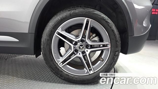 Mercedes-Benz GLA-Class 2023 — photo 7