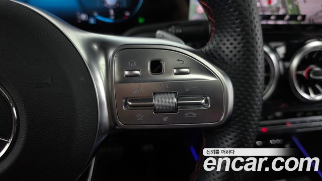 Mercedes-Benz GLA-Class 2023 — photo 28