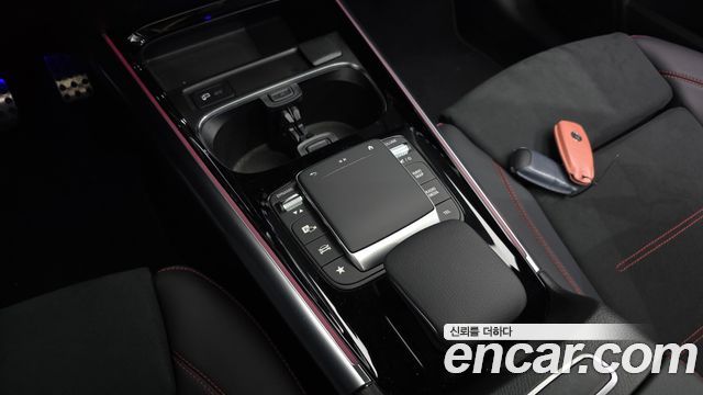 Mercedes-Benz GLA-Class 2023 — photo 29