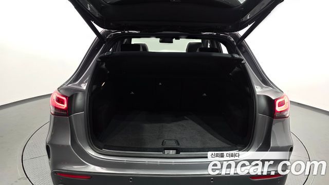 Mercedes-Benz GLA-Class 2023 — photo 32