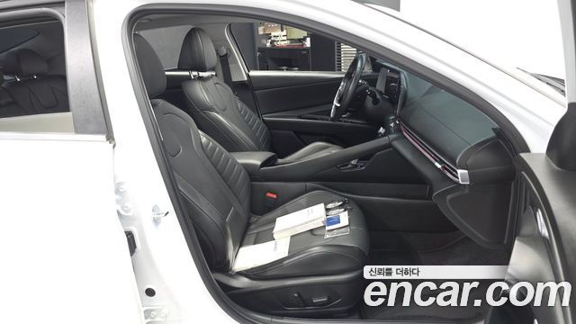 Hyundai AVANTE 2025 — photo 17