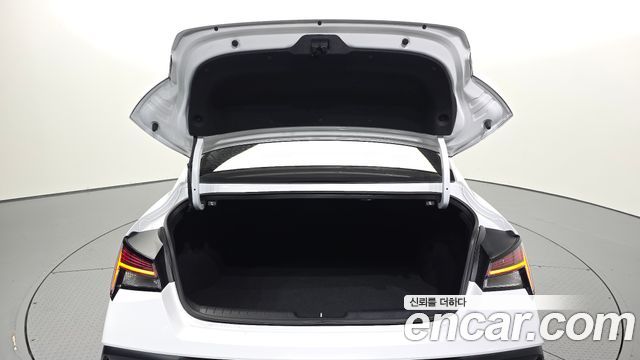 Hyundai AVANTE 2025 — photo 26