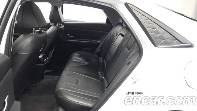 Hyundai AVANTE 2025 — photo 16