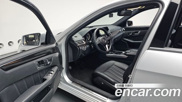 Mercedes-Benz E-Class 2014 — photo 13