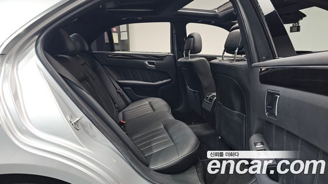 Mercedes-Benz E-Class 2014 — photo 17