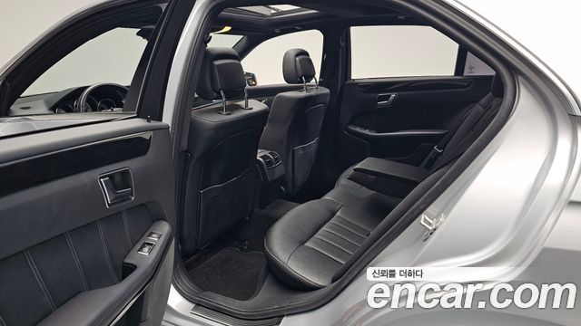 Mercedes-Benz E-Class 2014 — photo 18