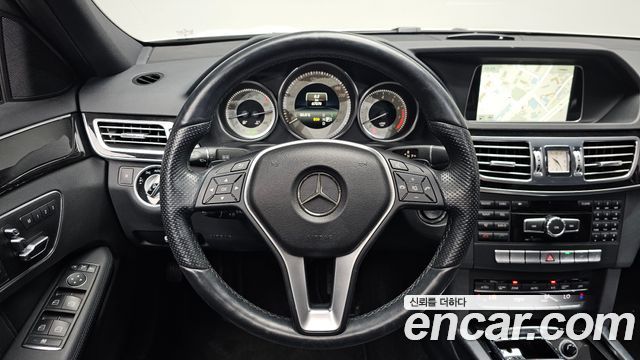 Mercedes-Benz E-Class 2014 — photo 19