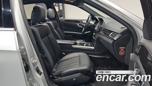 Mercedes-Benz E-Class 2014 — photo 16
