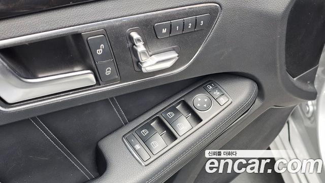 Mercedes-Benz E-Class 2014 — photo 28