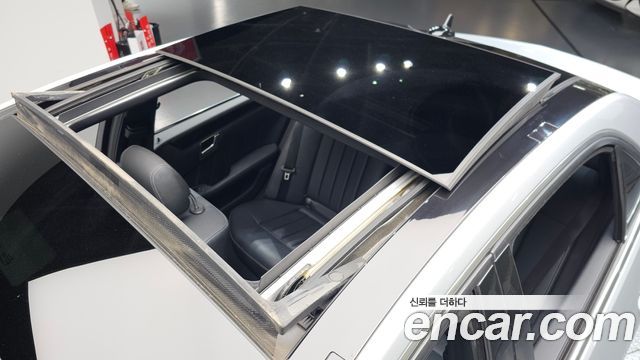 Mercedes-Benz E-Class 2014 — photo 31