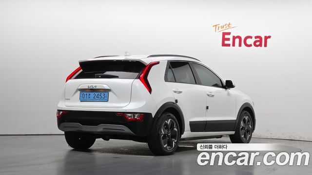 Kia Niro 2023 — photo 2