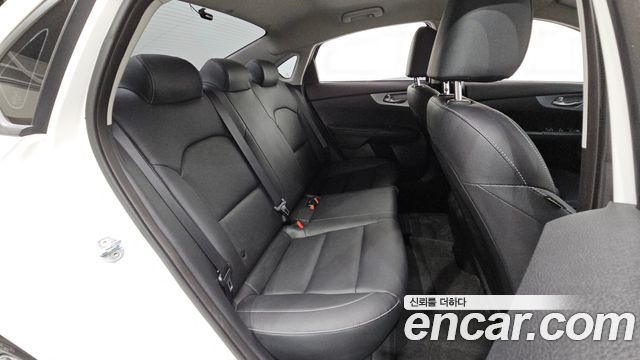 Kia K3 2022 — photo 17