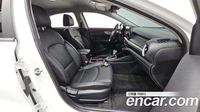 Kia K3 2022 — photo 18