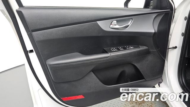 Kia K3 2022 — photo 14