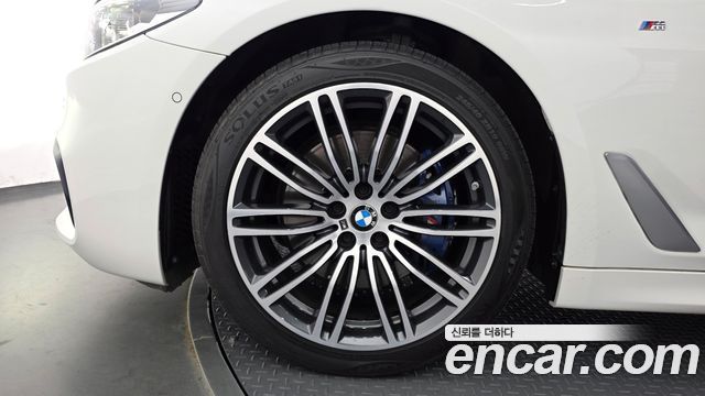 BMW 5-Series 2018 — photo 5