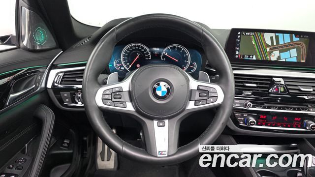 BMW 5-Series 2018 — photo 12
