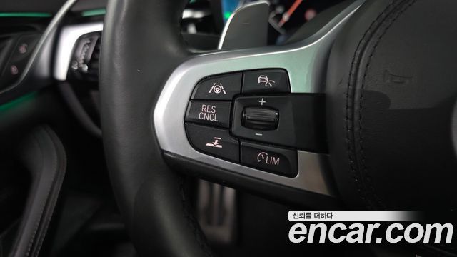 BMW 5-Series 2018 — photo 18