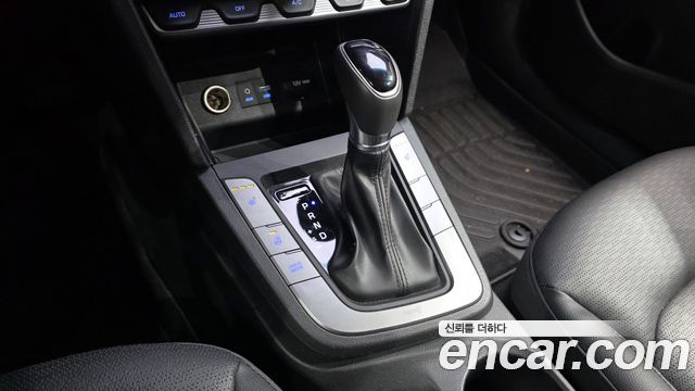 Hyundai AVANTE 2019 — photo 12