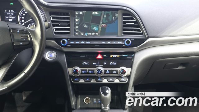Hyundai AVANTE 2019 — photo 19