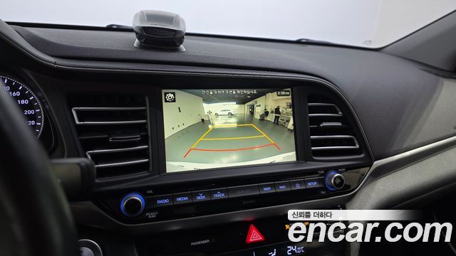 Hyundai AVANTE 2019 — photo 20