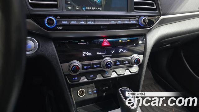 Hyundai AVANTE 2019 — photo 21