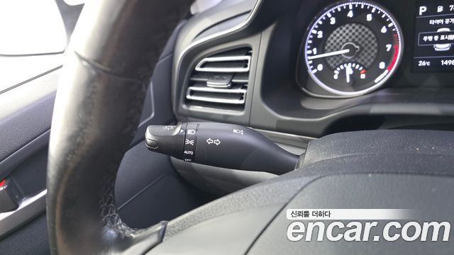 Hyundai AVANTE 2019 — photo 22