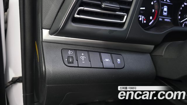 Hyundai AVANTE 2019 — photo 25