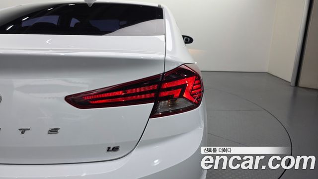 Hyundai AVANTE 2019 — photo 9