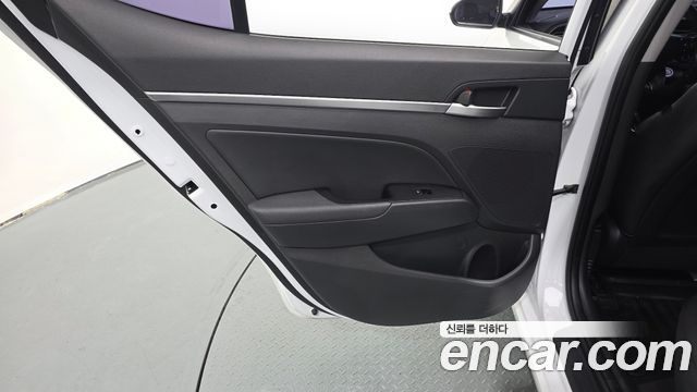 Hyundai AVANTE 2019 — photo 15
