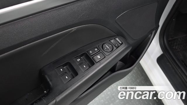 Hyundai AVANTE 2019 — photo 27